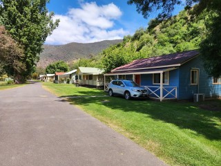 RESORT/CARAVAN PARK/General Store/GROUP ACCOMMODATION - Complete fully functioning off-grid town.